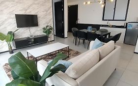 Urban Suites Georgetown Penang - Sea View & Georgetown View - High Floor - Exclusive & Cozy Stay